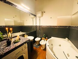 Trevi Fountain Luxury Guesthouse