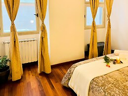 Trevi Fountain Luxury Guesthouse