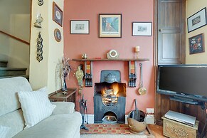Charming Historical Cottage in Scarborough