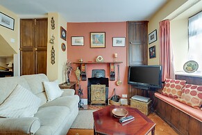 Charming Historical Cottage in Scarborough