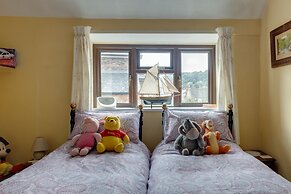 Charming Historical Cottage in Scarborough