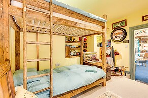 Family Country Cottage With a Private Valley View