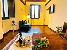 Trevi Fountain Stylish Guesthouse