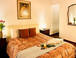 Trevi Fountain Stylish Guesthouse