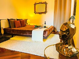 Trevi Fountain Stylish Guesthouse