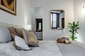 Trevi Fountain Stylish Guesthouse