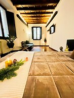 Trevi Fountain Stylish Guesthouse