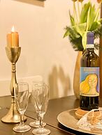 Trevi Fountain Stylish Guesthouse