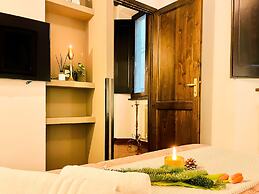 Trevi Fountain Stylish Guesthouse