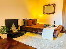 Trevi Fountain Stylish Guesthouse