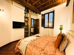 Trevi Fountain Stylish Guesthouse