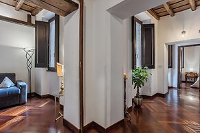 Trevi Fountain Stylish Guesthouse