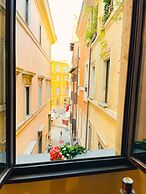 Trevi Fountain Stylish Guesthouse