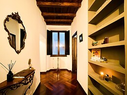 Trevi Fountain Stylish Guesthouse