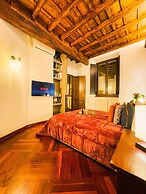 Trevi Fountain Stylish Guesthouse