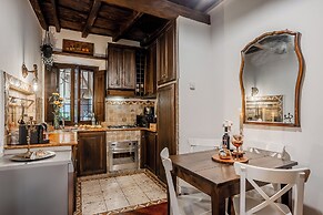 Trevi Fountain Stylish Guesthouse