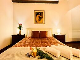 Trevi Fountain Stylish Guesthouse