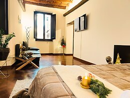 Trevi Fountain Stylish Guesthouse