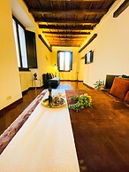 Trevi Fountain Stylish Guesthouse