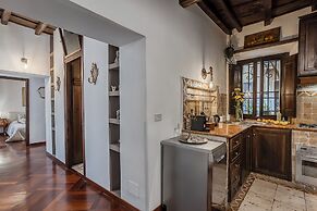 Trevi Fountain Stylish Guesthouse
