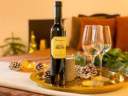 Trevi Fountain Stylish Guesthouse