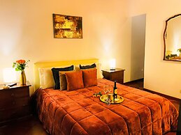 Trevi Fountain Stylish Guesthouse