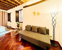 Trevi Fountain Stylish Guesthouse