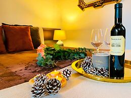 Trevi Fountain Stylish Guesthouse