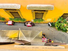 Trevi Fountain Stylish Guesthouse