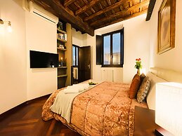 Trevi Fountain Stylish Guesthouse