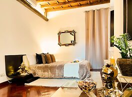 Trevi Fountain Stylish Guesthouse