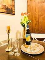 Trevi Fountain Stylish Guesthouse