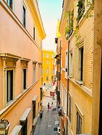 Trevi Fountain Stylish Guesthouse