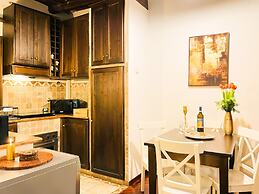 Trevi Fountain Stylish Guesthouse