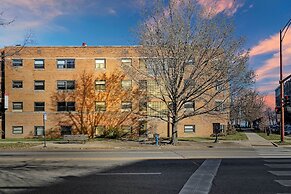 Comfy 2BR Rogers Park Apt in Sheridan