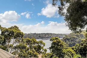 Harbourside Pad With Waterfront Views