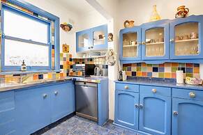 Harbourside Pad With Waterfront Views