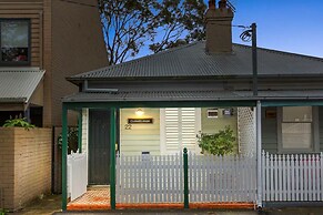 Charming Workers Cottage in a Perfect Enclave