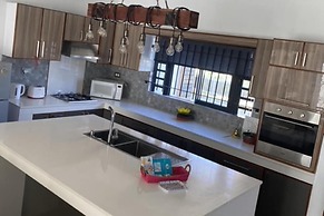Beautiful House With Private Pool in Mauritius