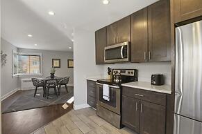 2BR Rogers Park Apt in Sheridan