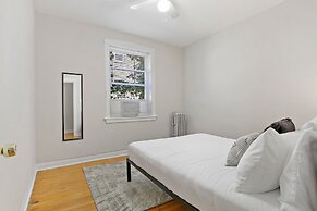 Charming 3BR Rogers Park Home in Newgard