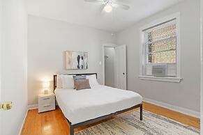 Charming 3BR Rogers Park Home in Newgard