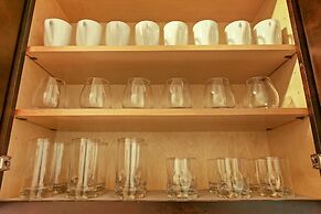 Charming 3BR Rogers Park Home in Newgard