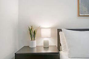 Charming 3BR Rogers Park Home in Newgard