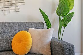 Charming 3BR Rogers Park Home in Newgard