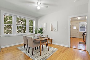 Charming 3BR Rogers Park Home in Newgard
