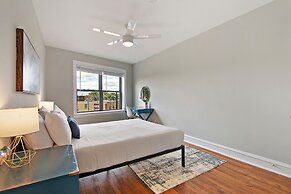 Classic & Charming 2BR Apt in Lincoln