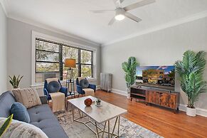 Classic & Charming 2BR Apt in Lincoln