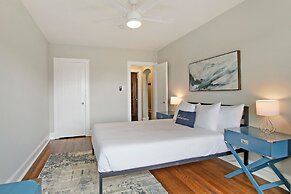 Classic & Charming 2BR Apt in Lincoln