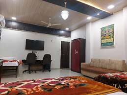 Goroomgo Kashi Paradise Varanasi